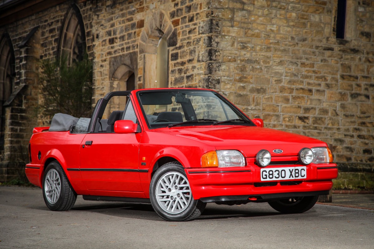 1989 Ford Escort Image 1